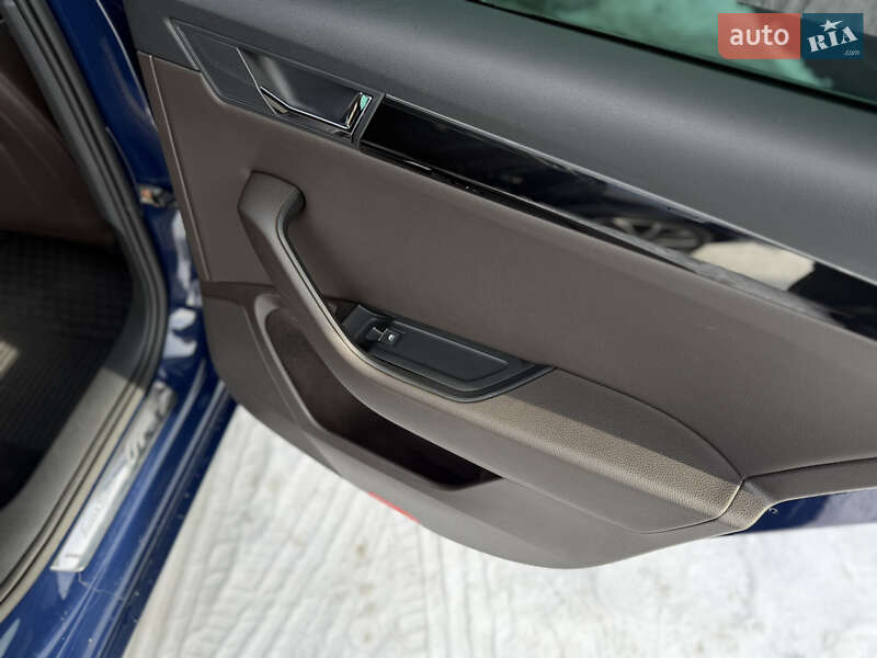 Ліфтбек Skoda Superb 2017 в Львові