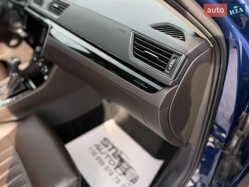 Ліфтбек Skoda Superb 2017 в Львові