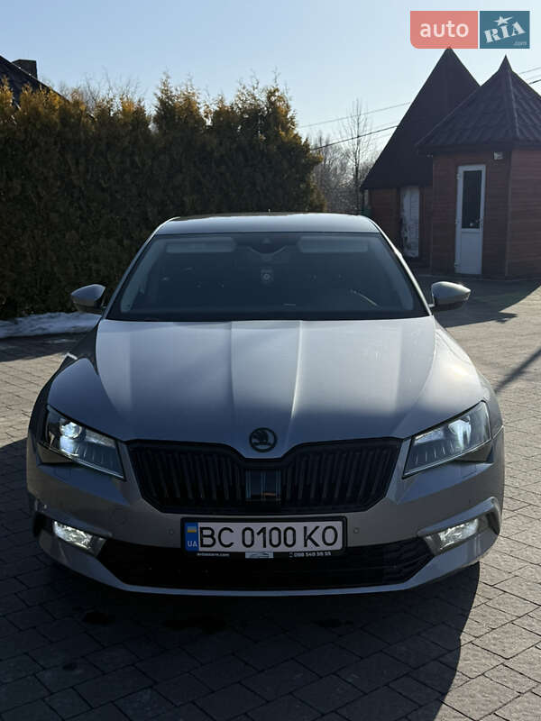Ліфтбек Skoda Superb 2017 в Львові
