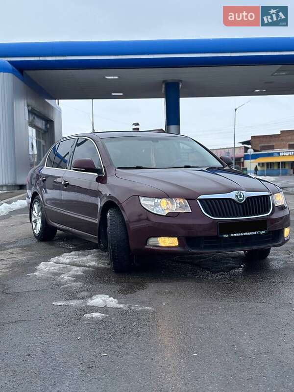 Лифтбек Skoda Superb 2009 в Ромнах