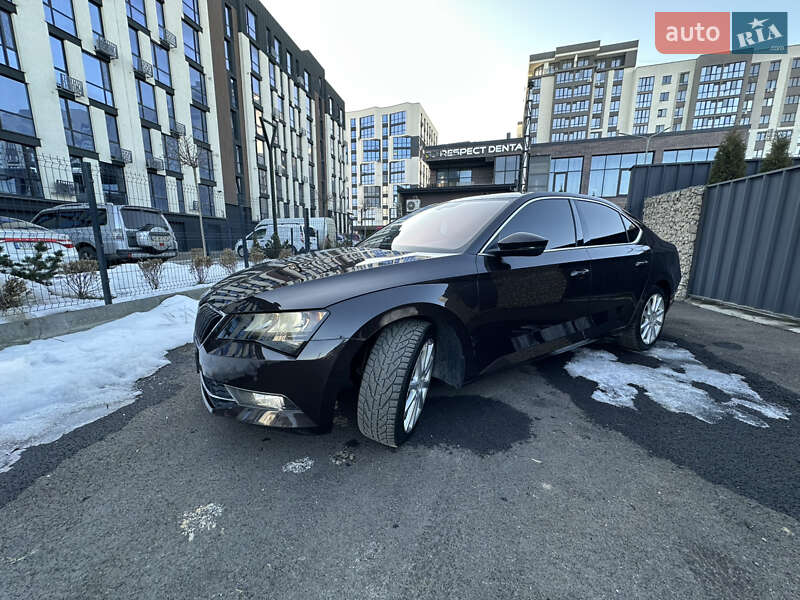 Лифтбек Skoda Superb 2016 в Ивано-Франковске