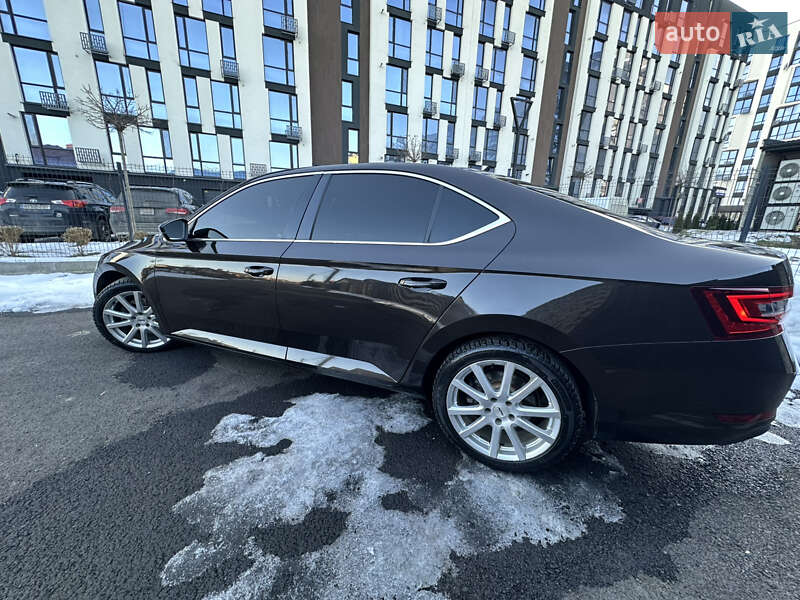 Лифтбек Skoda Superb 2016 в Ивано-Франковске