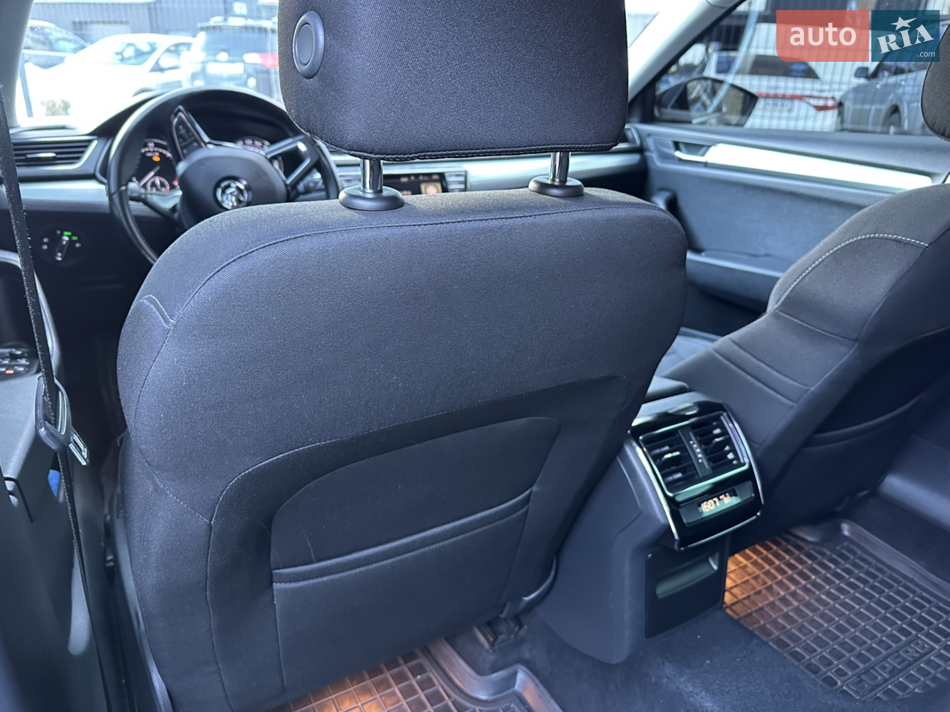 2016 Skoda Superb - мініатюра 21