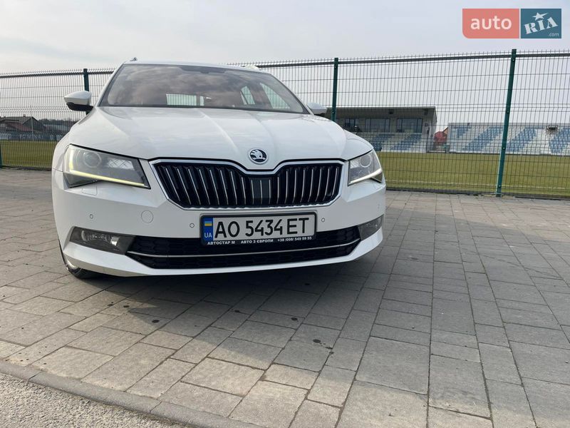 Універсал Skoda Superb 2016 в Ужгороді