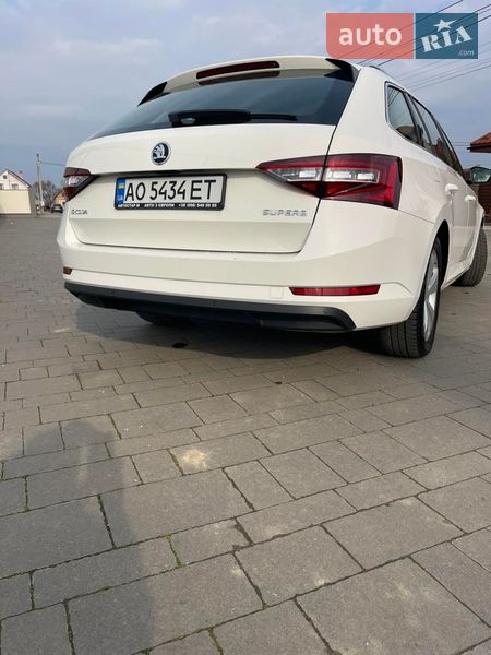 Універсал Skoda Superb 2016 в Ужгороді