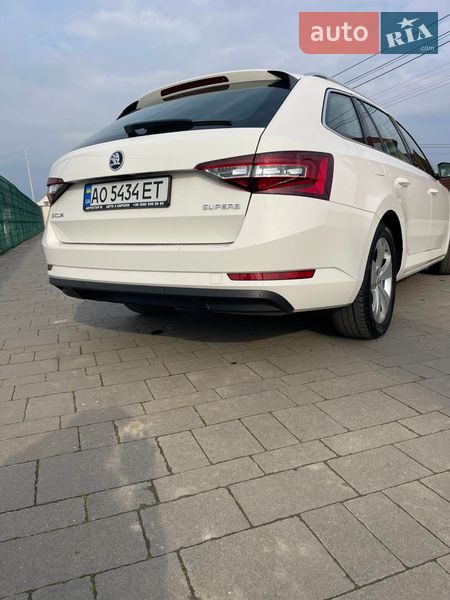 Універсал Skoda Superb 2016 в Ужгороді