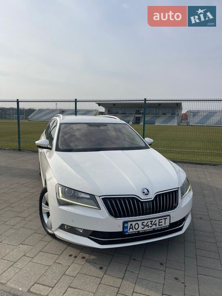 Універсал Skoda Superb 2016 в Ужгороді