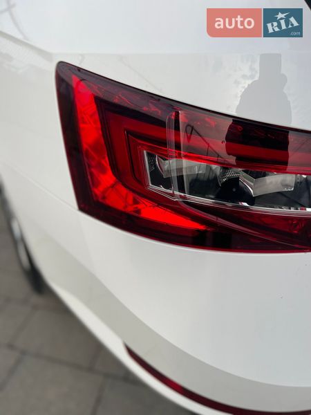 Універсал Skoda Superb 2016 в Ужгороді