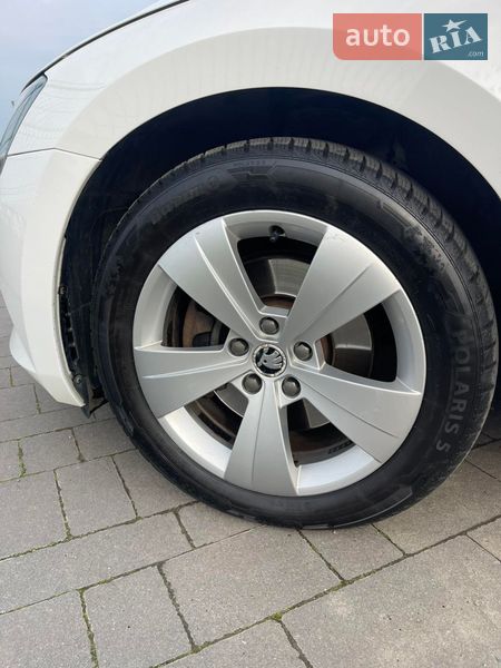 Універсал Skoda Superb 2016 в Ужгороді