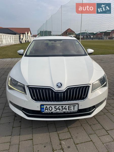 Універсал Skoda Superb 2016 в Ужгороді