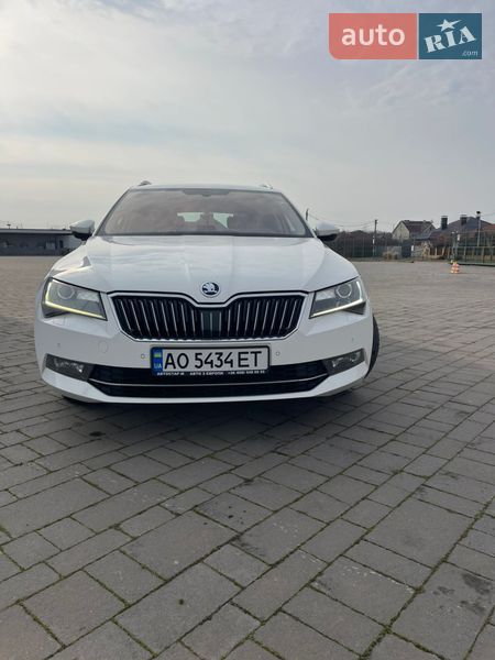 Універсал Skoda Superb 2016 в Ужгороді