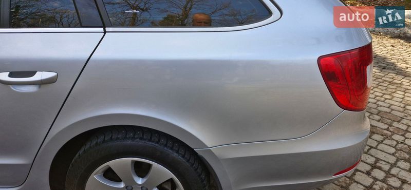 Універсал Skoda Superb 2011 в Дрогобичі