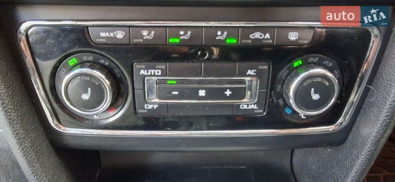 Універсал Skoda Superb 2011 в Дрогобичі