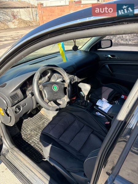 Ліфтбек Skoda Superb 2004 в Рівному