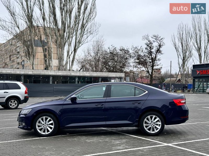 Лифтбек Skoda Superb 2015 в Кривом Роге