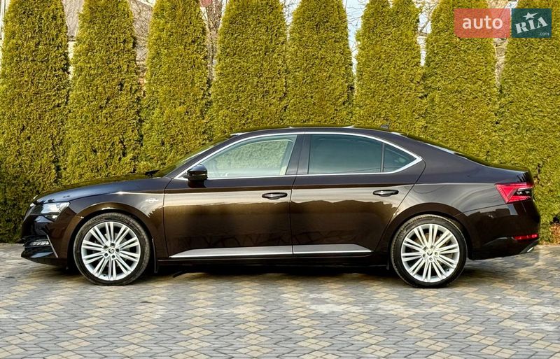 Ліфтбек Skoda Superb 2020 в Хусті