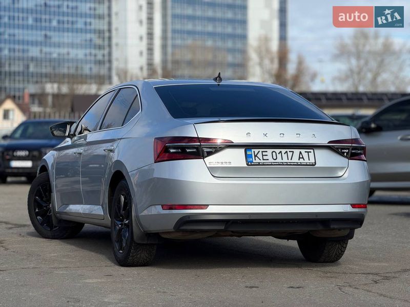 Лифтбек Skoda Superb 2022 в Киеве