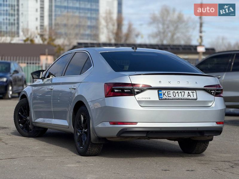 Лифтбек Skoda Superb 2022 в Киеве