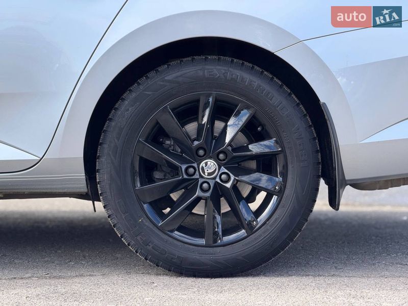 Лифтбек Skoda Superb 2022 в Киеве