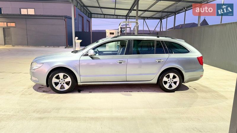 Универсал Skoda Superb 2012 в Ужгороде