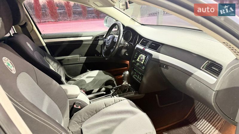 Универсал Skoda Superb 2012 в Ужгороде