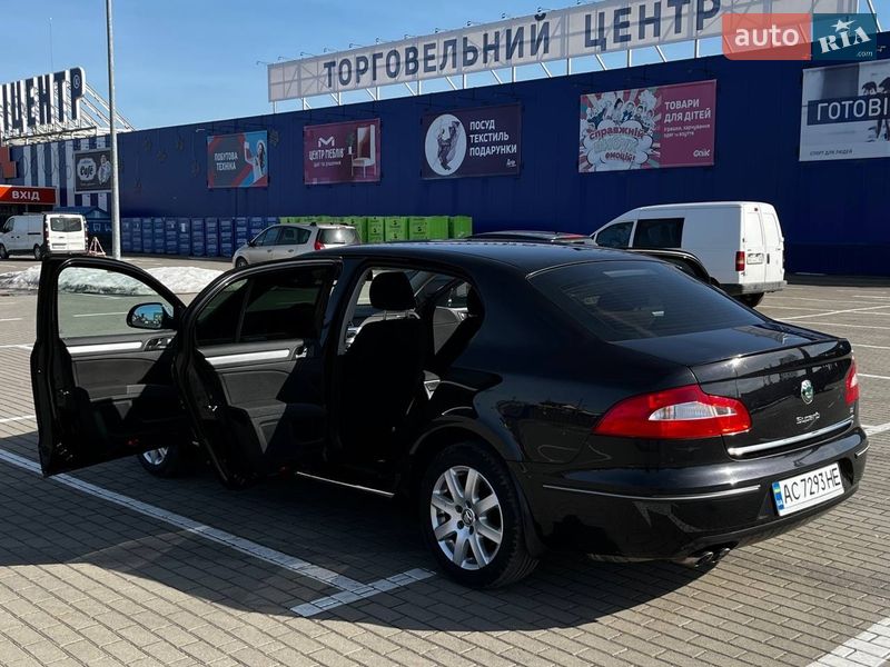 Лифтбек Skoda Superb 2012 в Луцке