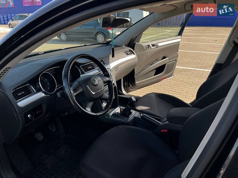 Лифтбек Skoda Superb 2012 в Луцке