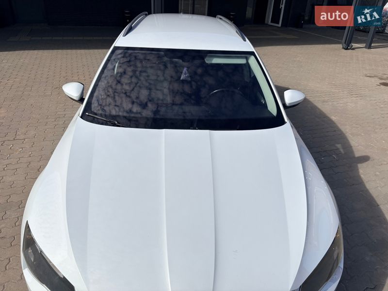 Универсал Skoda Superb 2017 в Нововолынске