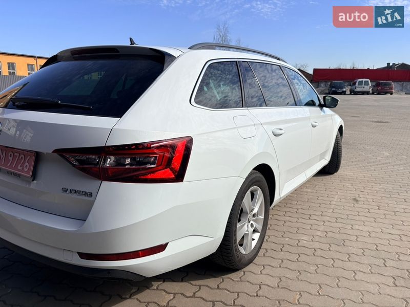 Универсал Skoda Superb 2017 в Нововолынске