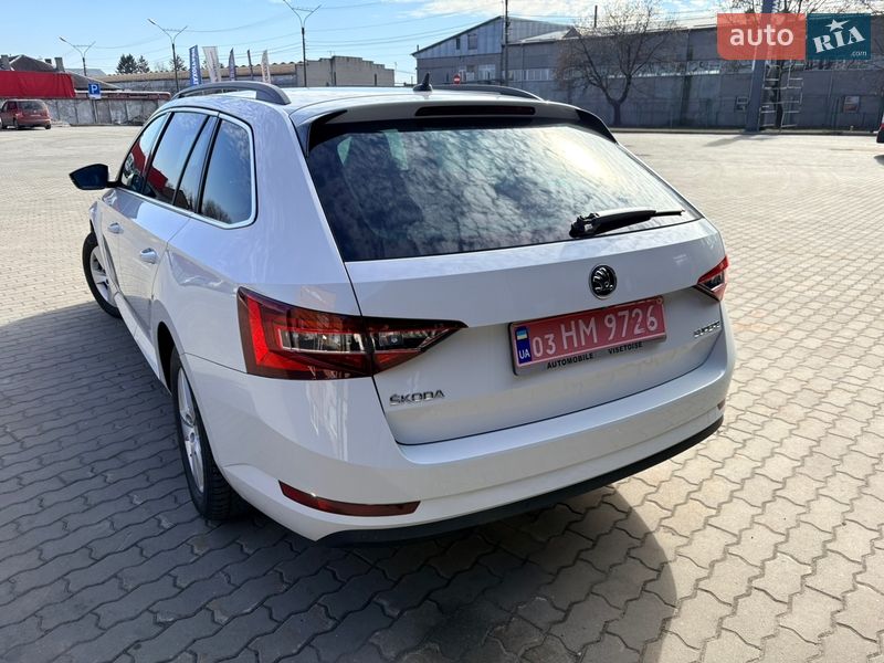 Универсал Skoda Superb 2017 в Нововолынске