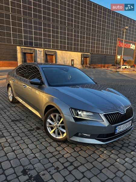 Лифтбек Skoda Superb 2016 в Луцке