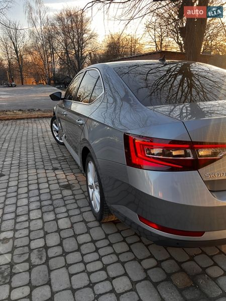 Лифтбек Skoda Superb 2016 в Луцке