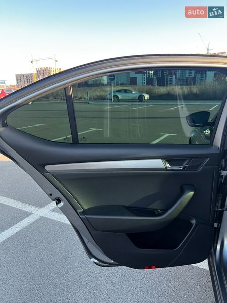 Лифтбек Skoda Superb 2016 в Луцке