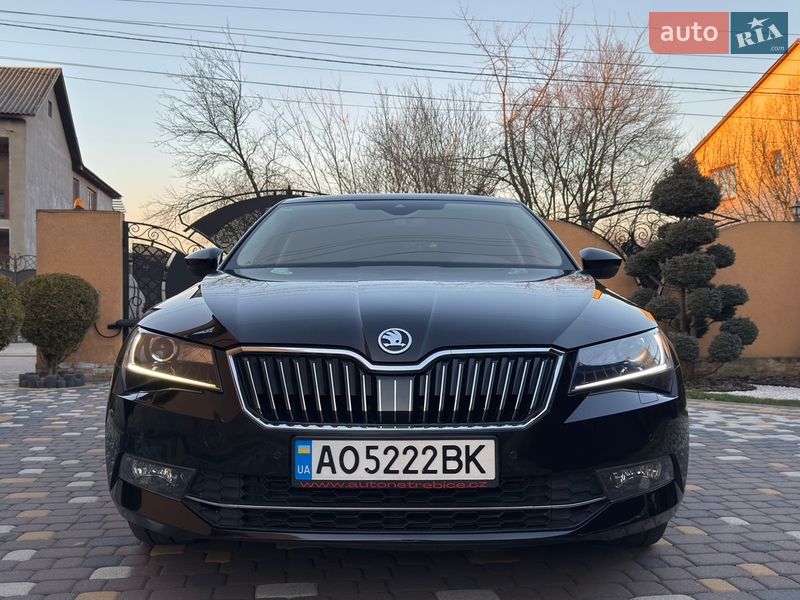 Лифтбек Skoda Superb 2015 в Тячеве