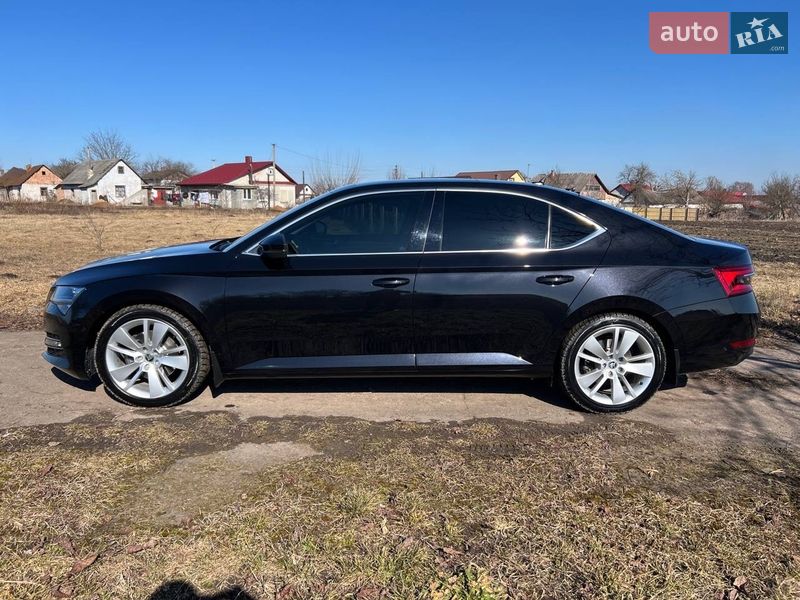 Лифтбек Skoda Superb 2022 в Ровно