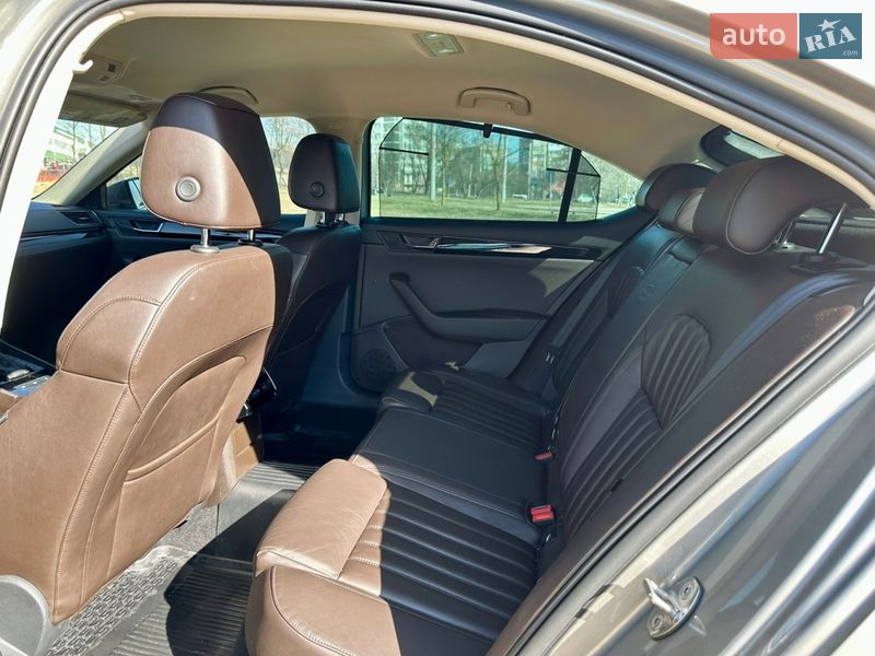 Лифтбек Skoda Superb 2015 в Ивано-Франковске