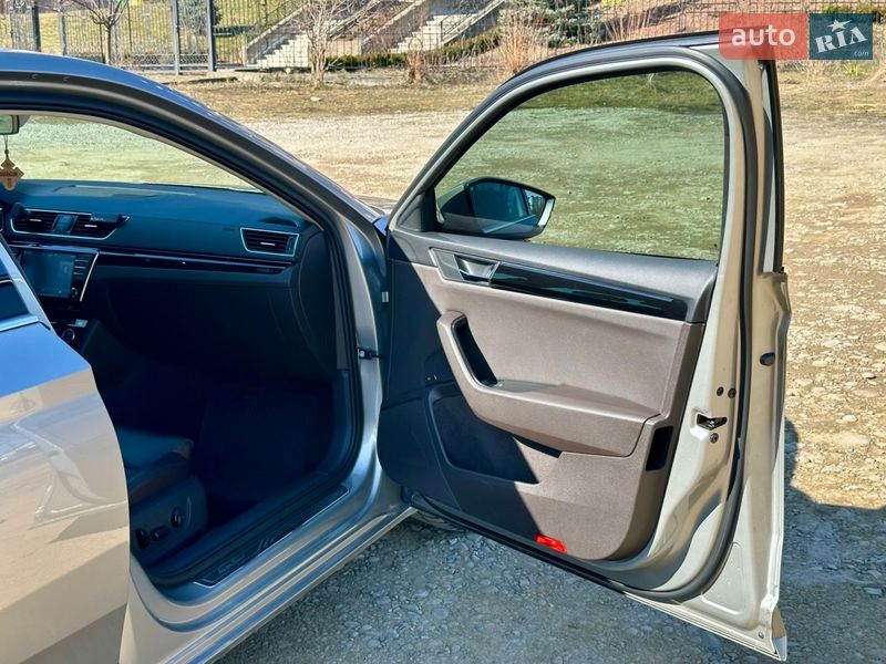 Лифтбек Skoda Superb 2015 в Ивано-Франковске