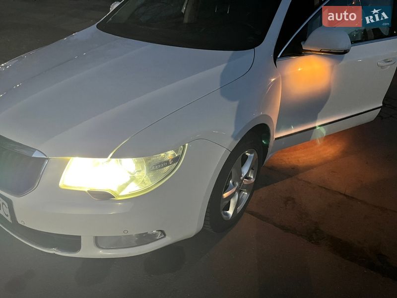 Універсал Skoda Superb 2012 в Києві