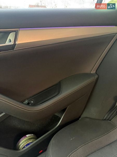 Лифтбек Skoda Superb 2020 в Днепре