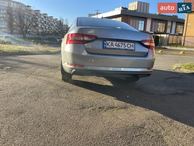 Лифтбек Skoda Superb 2019 в Киеве