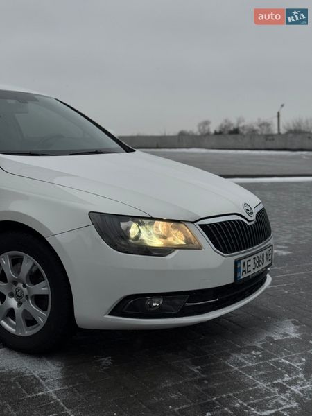 Лифтбек Skoda Superb 2013 в Днепре