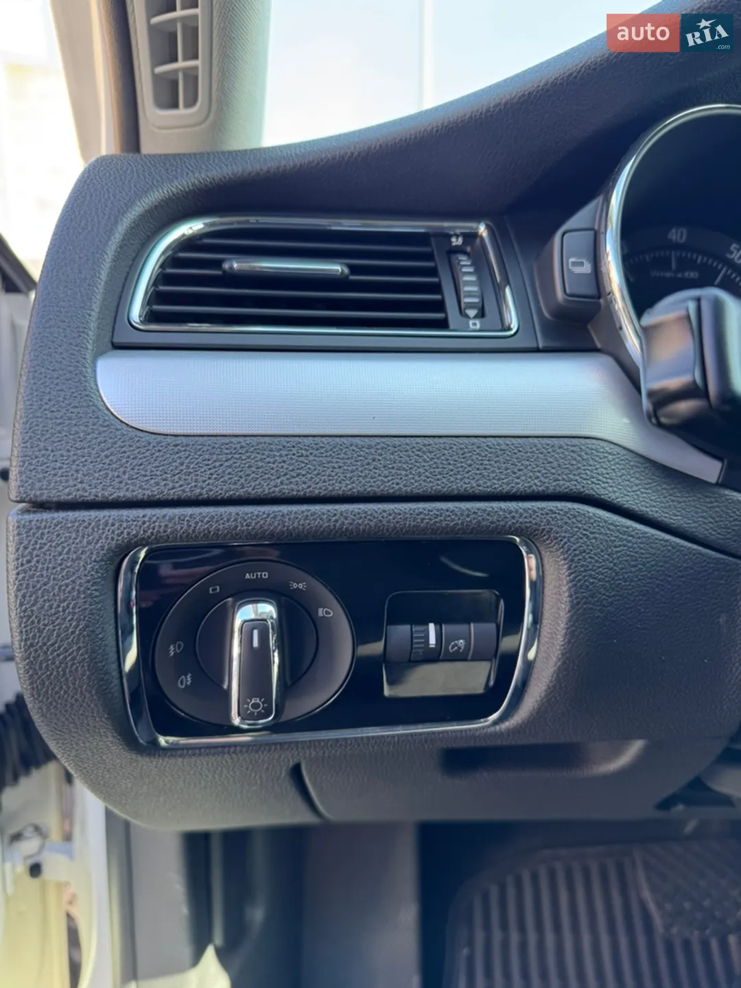 2010 Skoda Superb - мініатюра 32