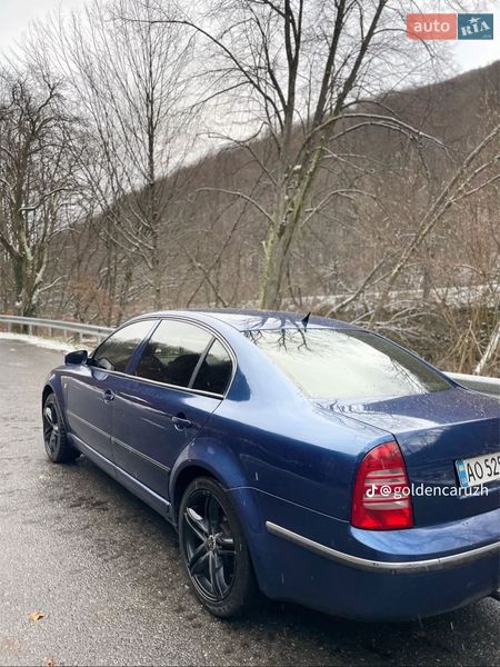 Лифтбек Skoda Superb 2004 в Мукачево