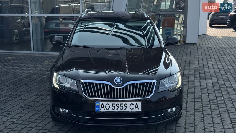 Універсал Skoda Superb 2013 в Мукачевому