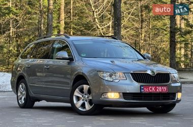 Універсал Skoda Superb 2012 в Дрогобичі