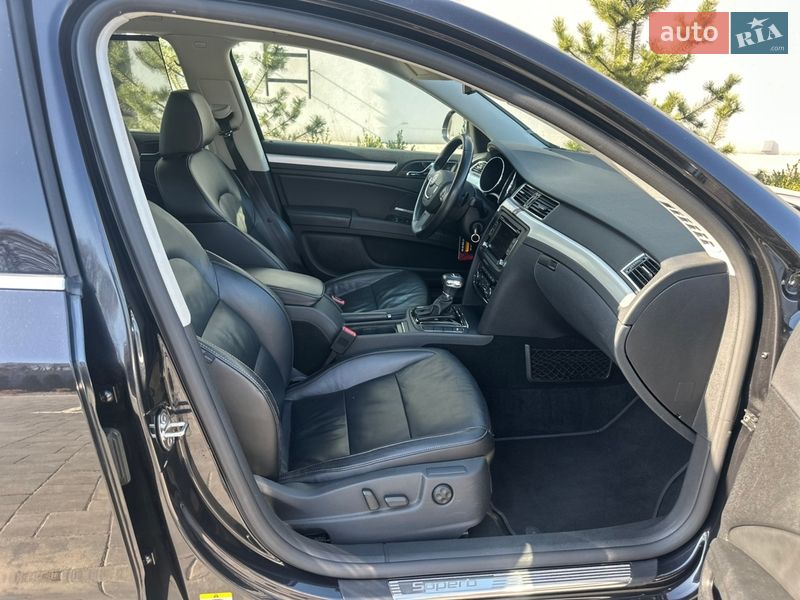 Универсал Skoda Superb 2010 в Луцке