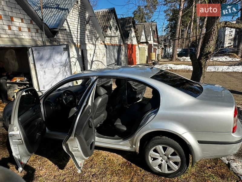 Лифтбек Skoda Superb 2006 в Житомире