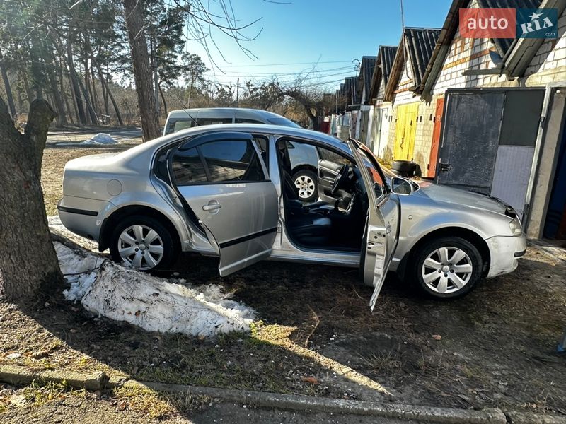 Лифтбек Skoda Superb 2006 в Житомире