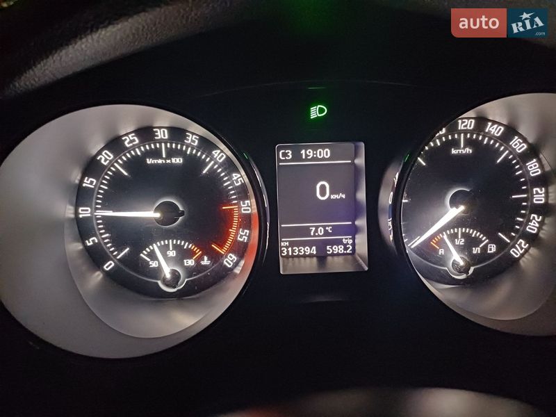 Універсал Skoda Superb 2013 в Сумах