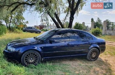 Лифтбек Skoda Superb 2004 в Львове